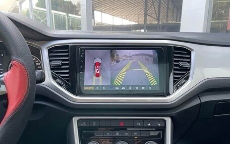 Volkswagen T-Roc I, 2022 год, 1 530 000 рублей, 9 фотография