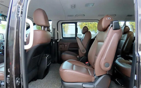 Hyundai Grand Starex Grand Starex I рестайлинг 2, 2018 год, 2 400 000 рублей, 7 фотография