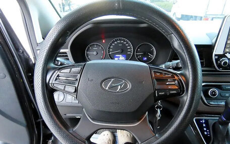 Hyundai Grand Starex Grand Starex I рестайлинг 2, 2018 год, 2 400 000 рублей, 9 фотография