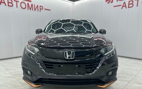 Honda Vezel, 2022 год, 1 630 000 рублей, 2 фотография