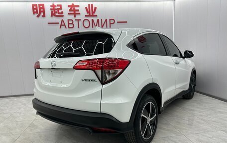Honda Vezel, 2022 год, 1 650 000 рублей, 4 фотография