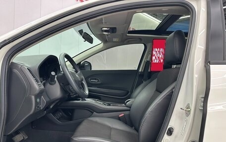 Honda Vezel, 2022 год, 1 650 000 рублей, 10 фотография