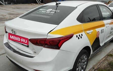 Hyundai Solaris II рестайлинг, 2019 год, 823 000 рублей, 2 фотография