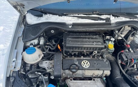 Volkswagen Polo VI (EU Market), 2011 год, 850 000 рублей, 2 фотография