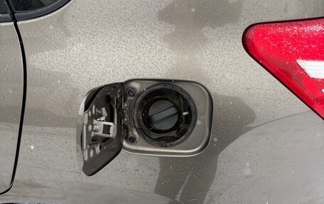 Toyota RAV4, 2010 год, 1 499 999 рублей, 17 фотография