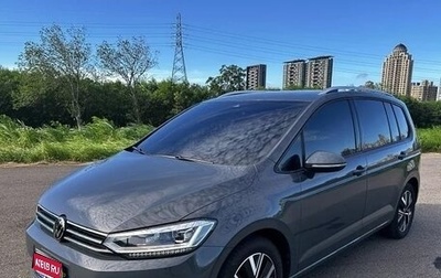 Volkswagen Touran III, 2023 год, 1 450 000 рублей, 1 фотография