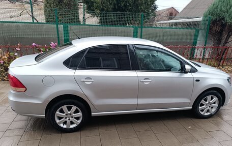 Volkswagen Polo VI (EU Market), 2012 год, 900 000 рублей, 2 фотография