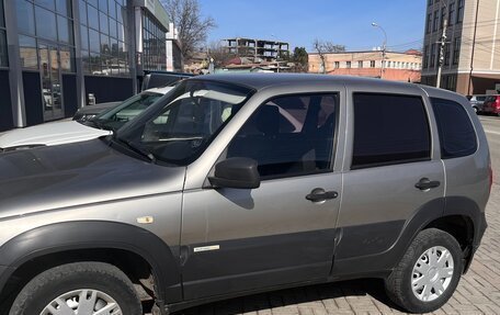 Chevrolet Niva I рестайлинг, 2015 год, 700 000 рублей, 2 фотография