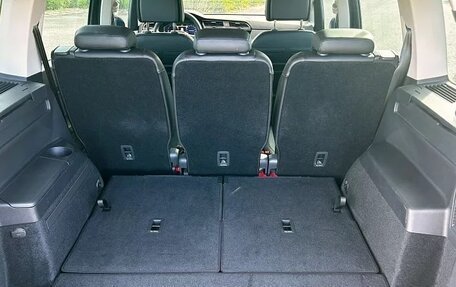 Volkswagen Touran III, 2023 год, 1 450 000 рублей, 10 фотография