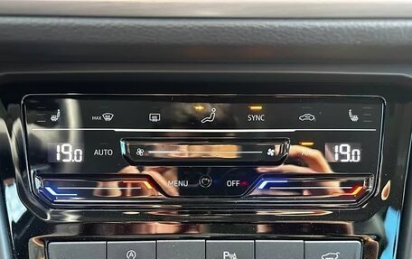 Volkswagen Touran III, 2023 год, 1 450 000 рублей, 7 фотография