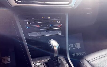 Volkswagen Touran III, 2023 год, 1 450 000 рублей, 6 фотография