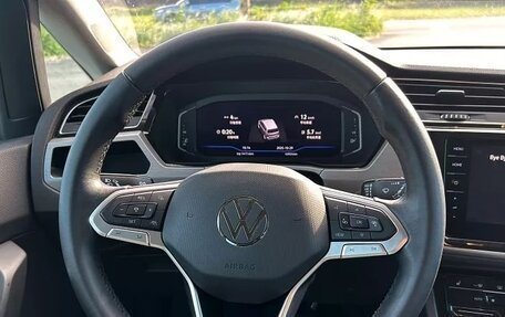 Volkswagen Touran III, 2023 год, 1 450 000 рублей, 14 фотография