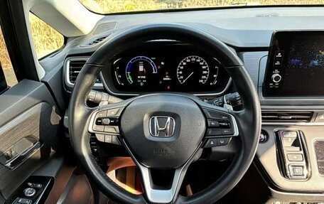 Honda Elysion, 2024 год, 6 300 000 рублей, 13 фотография