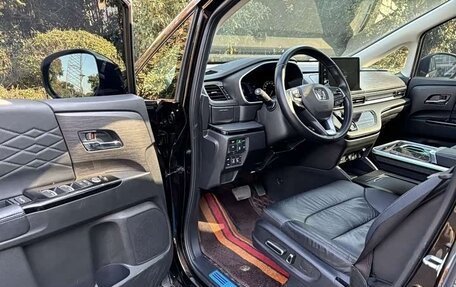 Honda Elysion, 2024 год, 6 300 000 рублей, 11 фотография