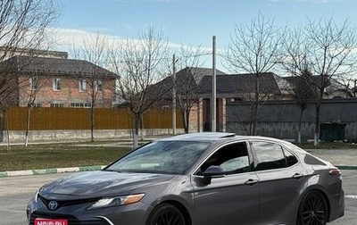 Toyota Camry, 2021 год, 3 275 000 рублей, 1 фотография