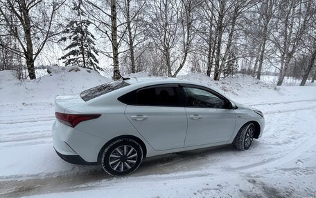 Hyundai Solaris II рестайлинг, 2020 год, 1 210 000 рублей, 8 фотография