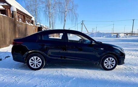 KIA Rio IV, 2018 год, 1 415 000 рублей, 8 фотография