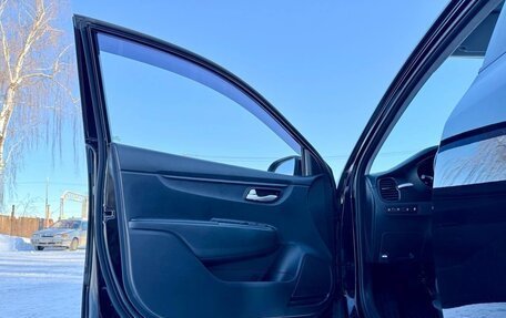 KIA Rio IV, 2018 год, 1 415 000 рублей, 28 фотография