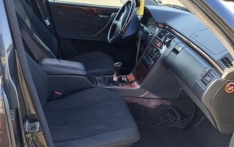 Mercedes-Benz E-Класс, 2000 год, 430 000 рублей, 11 фотография