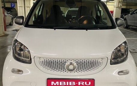Smart Fortwo III, 2016 год, 915 000 рублей, 1 фотография