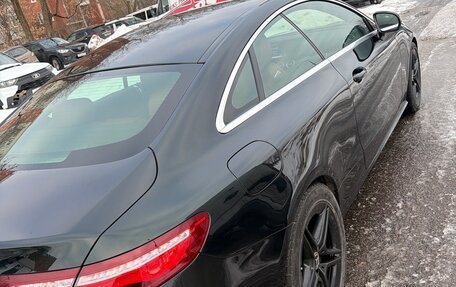 Mercedes-Benz E-Класс, 2019 год, 3 100 000 рублей, 4 фотография
