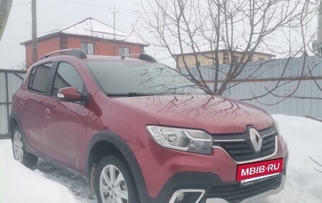Renault Sandero II рестайлинг, 2021 год, 1 350 000 рублей, 2 фотография