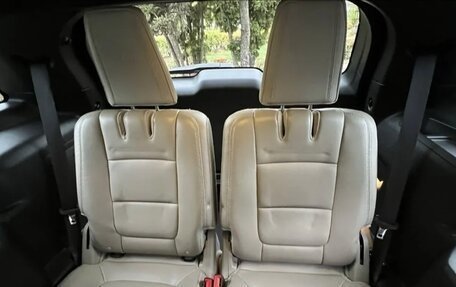 Ford Explorer VI, 2013 год, 2 200 000 рублей, 10 фотография