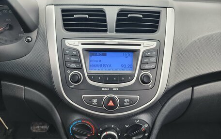 Hyundai Solaris II рестайлинг, 2012 год, 865 000 рублей, 18 фотография