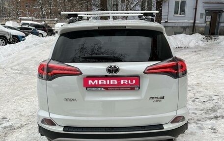 Toyota RAV4, 2018 год, 8 фотография