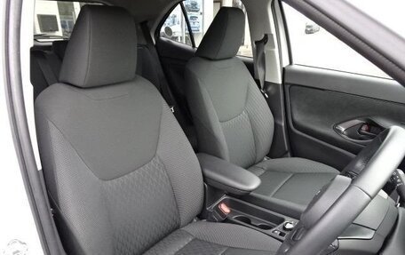 Toyota Yaris Cross, 2023 год, 1 250 000 рублей, 6 фотография