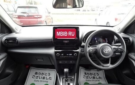 Toyota Yaris Cross, 2023 год, 1 250 000 рублей, 8 фотография