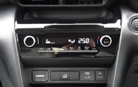 Toyota Yaris Cross, 2023 год, 1 250 000 рублей, 14 фотография