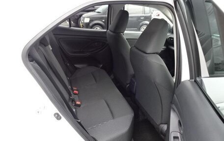 Toyota Yaris Cross, 2023 год, 1 250 000 рублей, 17 фотография