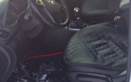 Hyundai Solaris II рестайлинг, 2015 год, 1 100 000 рублей, 15 фотография