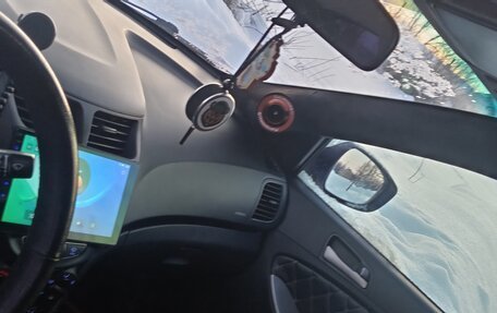 Hyundai Solaris II рестайлинг, 2015 год, 1 100 000 рублей, 13 фотография