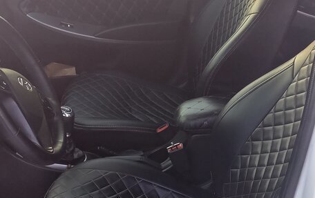 Hyundai Solaris II рестайлинг, 2015 год, 1 100 000 рублей, 10 фотография