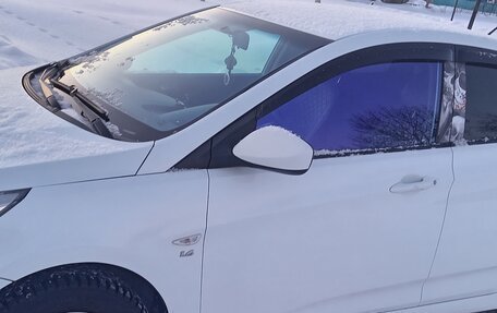 Hyundai Solaris II рестайлинг, 2015 год, 1 100 000 рублей, 9 фотография