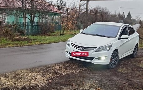 Hyundai Solaris II рестайлинг, 2015 год, 1 100 000 рублей, 4 фотография