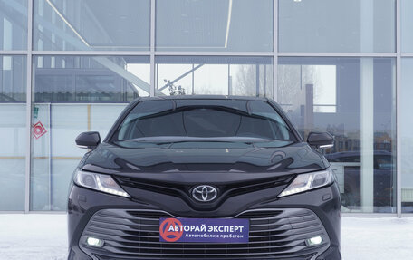 Toyota Camry, 2018 год, 2 395 000 рублей, 2 фотография