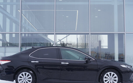 Toyota Camry, 2018 год, 2 395 000 рублей, 4 фотография