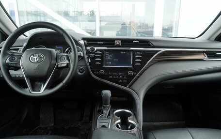 Toyota Camry, 2018 год, 2 395 000 рублей, 12 фотография