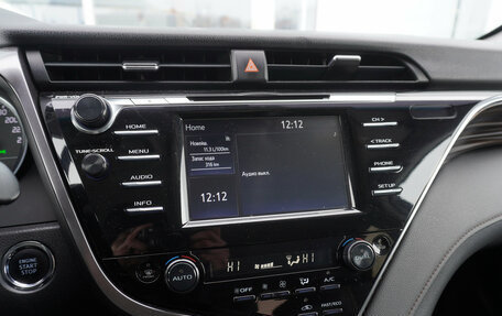 Toyota Camry, 2018 год, 2 395 000 рублей, 14 фотография