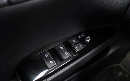 Toyota Camry, 2018 год, 2 395 000 рублей, 19 фотография