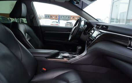 Toyota Camry, 2018 год, 2 395 000 рублей, 21 фотография