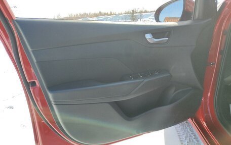 Hyundai Solaris II рестайлинг, 2021 год, 1 590 000 рублей, 10 фотография