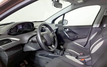 Peugeot 2008 II, 2014 год, 800 000 рублей, 16 фотография