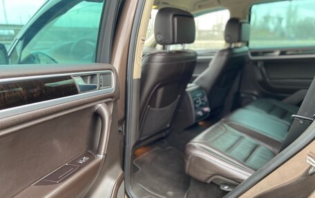 Volkswagen Touareg III, 2011 год, 1 950 000 рублей, 13 фотография