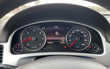 Volkswagen Touareg III, 2011 год, 1 950 000 рублей, 21 фотография