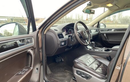 Volkswagen Touareg III, 2011 год, 1 950 000 рублей, 12 фотография