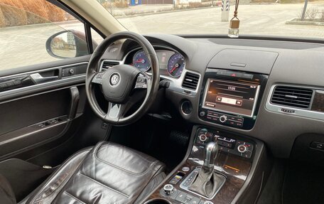 Volkswagen Touareg III, 2011 год, 1 950 000 рублей, 20 фотография